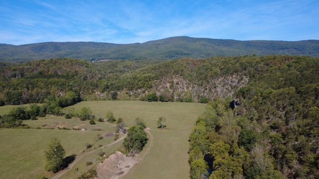 6402 Potts Creek RD, Covington, VA 24426