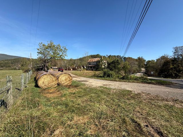 6402 Potts Creek RD, Covington, VA 24426