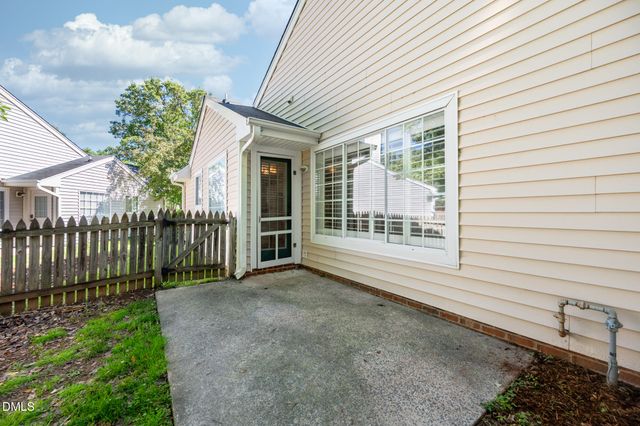 104 Duchess Lane, Chapel Hill, NC 27517