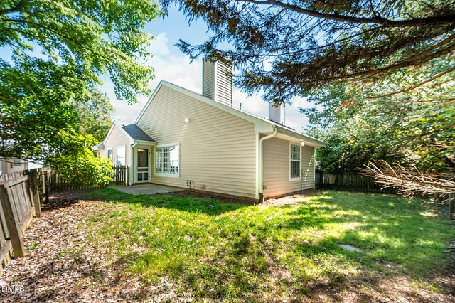 104 Duchess Lane, Chapel Hill, NC 27517