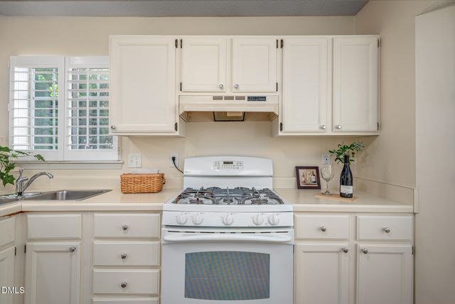 104 Duchess Lane, Chapel Hill, NC 27517
