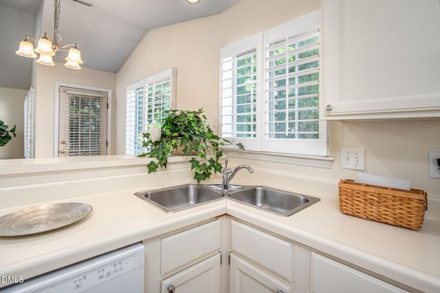 104 Duchess Lane, Chapel Hill, NC 27517