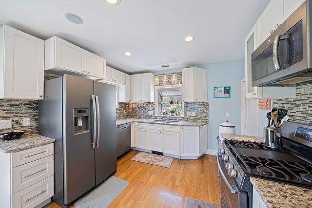 16 Pequot Rd, Weymouth, MA 02191