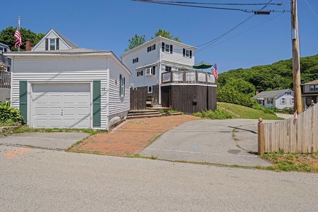 16 Pequot Rd, Weymouth, MA 02191