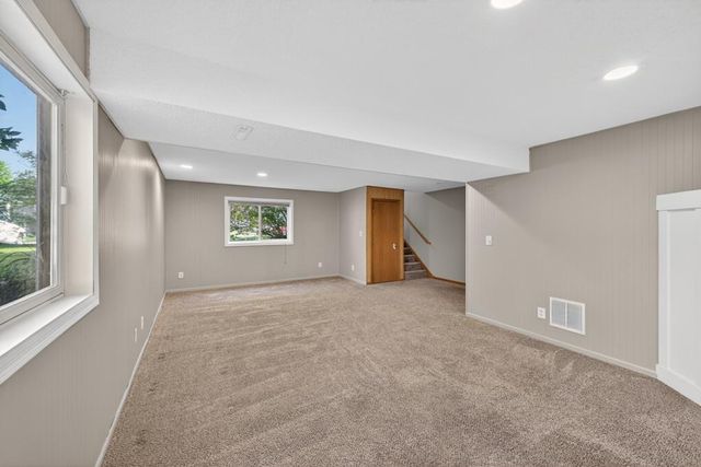 5920 Belfry Lane NW, Rochester, MN 55901