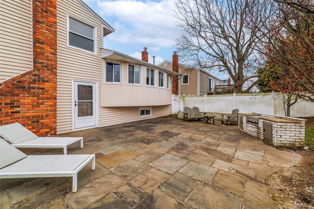 29 Donna Lane, Lido Beach, NY 11561