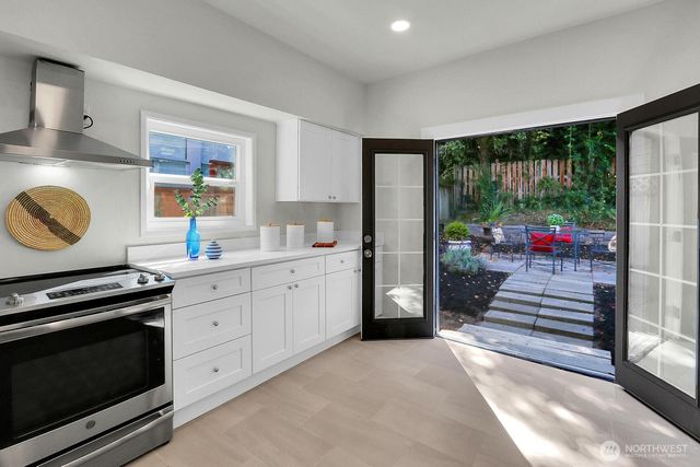 1113 33rd Avenue S, Seattle, WA 98144