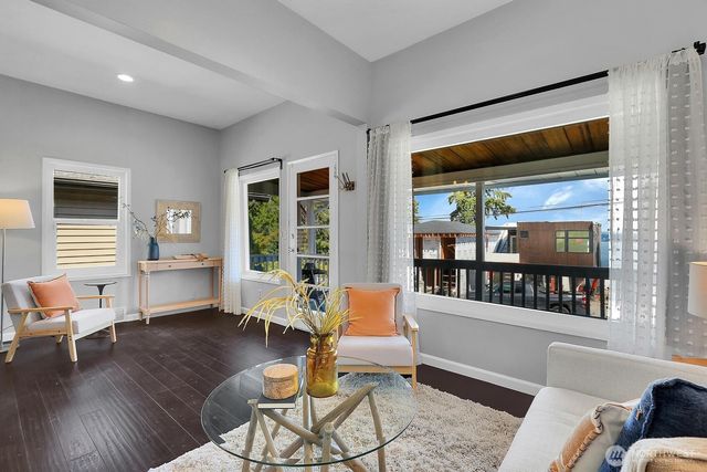 1113 33rd Avenue S, Seattle, WA 98144