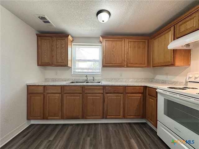 907 Southside Drive, Killeen, TX 76541