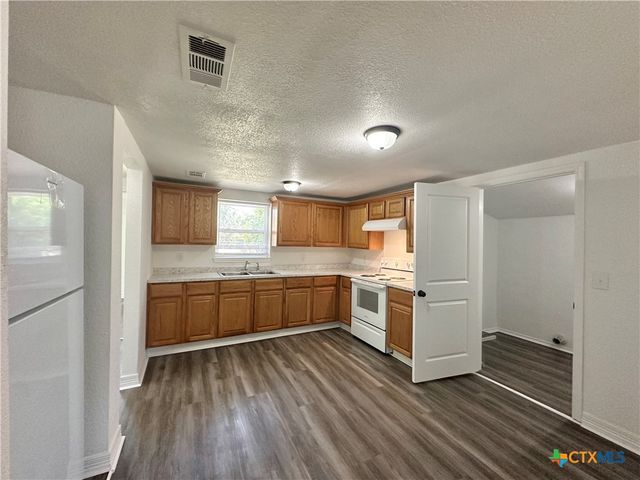 907 Southside Drive, Killeen, TX 76541