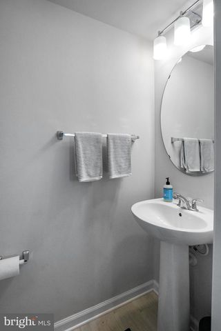 10521 JIM LOVELL LN, Lanham, MD 20706