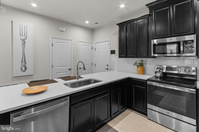 10521 JIM LOVELL LN, Lanham, MD 20706