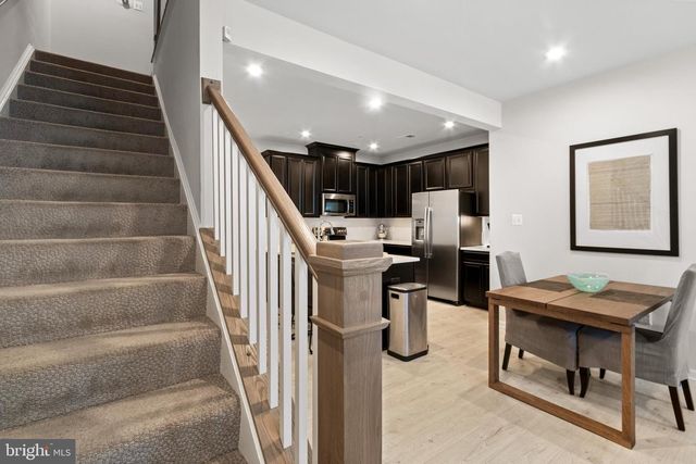 10521 JIM LOVELL LN, Lanham, MD 20706