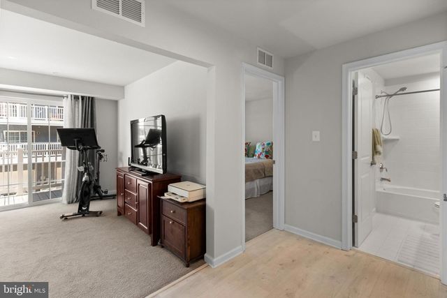 10521 JIM LOVELL LN, Lanham, MD 20706