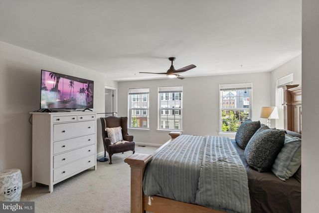 10521 JIM LOVELL LN, Lanham, MD 20706