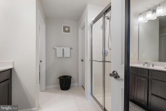 10521 JIM LOVELL LN, Lanham, MD 20706