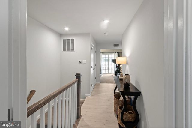 10521 JIM LOVELL LN, Lanham, MD 20706