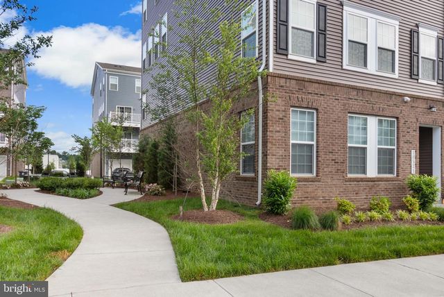 10521 JIM LOVELL LN, Lanham, MD 20706