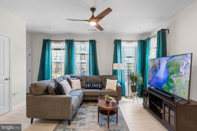 10521 JIM LOVELL LN, Lanham, MD 20706