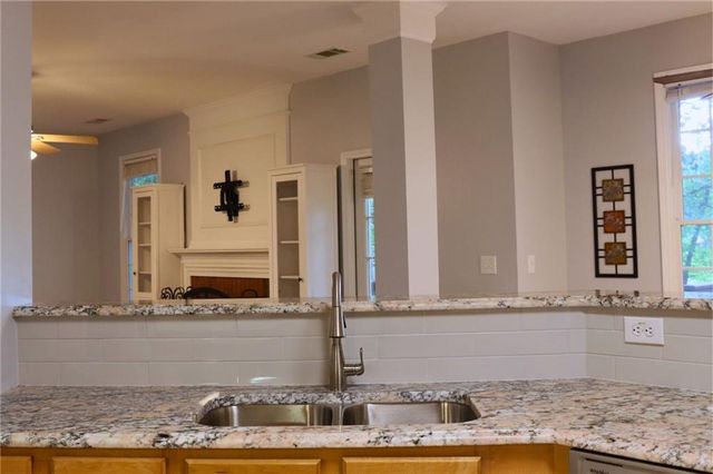 912 Tanners Point Drive, Lawrenceville, GA 30044