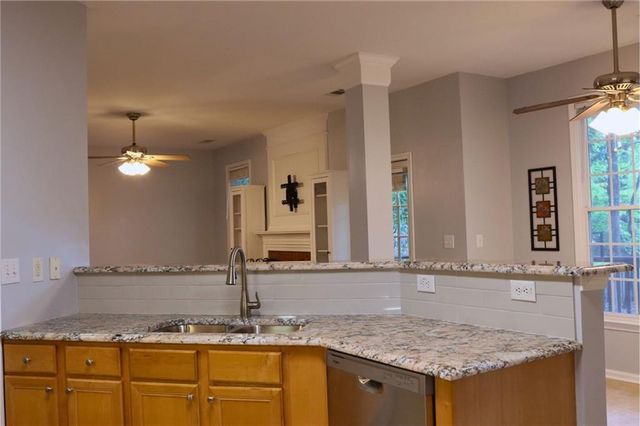 912 Tanners Point Drive, Lawrenceville, GA 30044