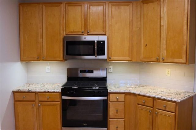 912 Tanners Point Drive, Lawrenceville, GA 30044