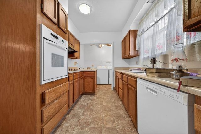 3400 3400 Mirasol Ave, Oakland, CA 94605