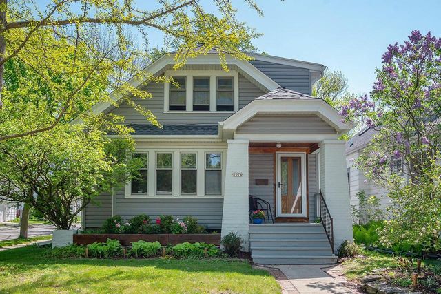 5074 N Hollywood AVENUE, Whitefish Bay, WI 53217