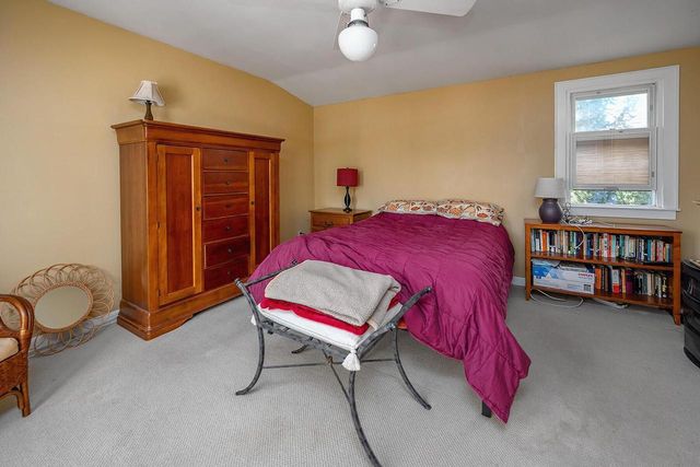 5074 N Hollywood AVENUE, Whitefish Bay, WI 53217
