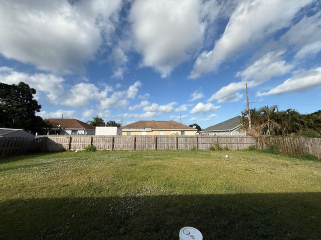 1205 SW Alcantarra Boulevard, Port St Lucie, FL 34953