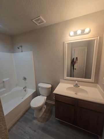 137 Cliff Heights Circle, Dallas, TX 75241