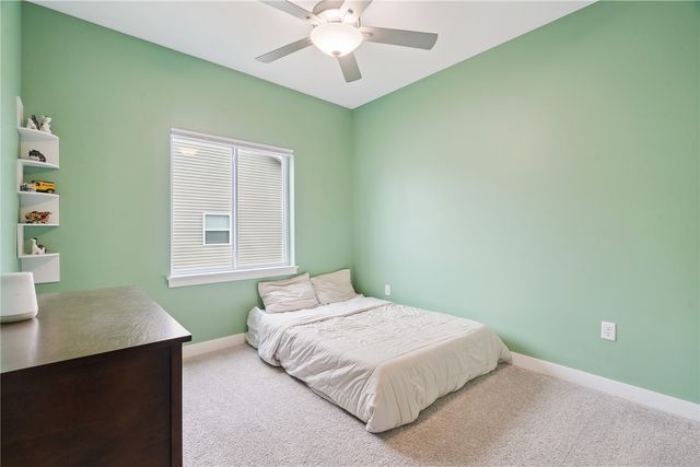 206 Ridgeway Dr, Tiffin, IA 52340