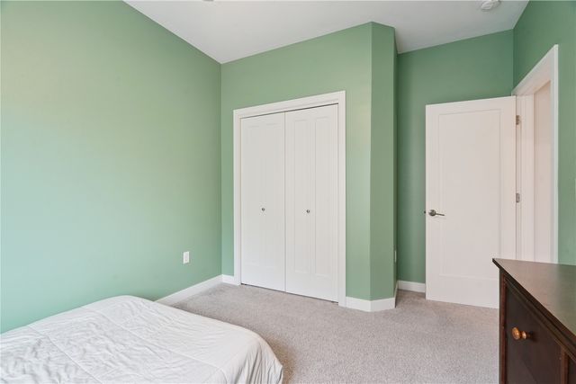 206 Ridgeway Dr, Tiffin, IA 52340