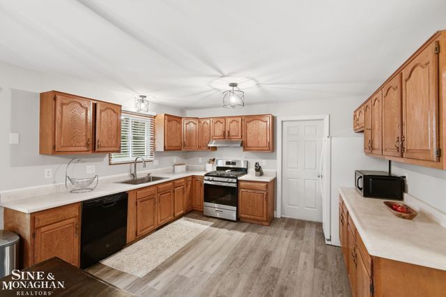 4882 25 Mile Road, Shelby Twp, MI 48316