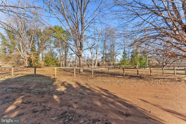 19168 LOVERS LN, Gordonsville, VA 22942