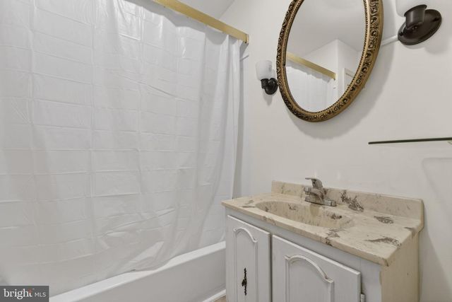 19168 LOVERS LN, Gordonsville, VA 22942