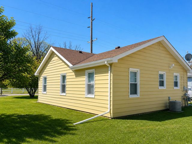 5702 Mulberry Avenue, Portage, IN 46368
