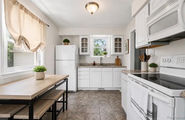 5759 Deering Street, Garden City, MI 48135