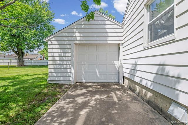 5759 Deering Street, Garden City, MI 48135