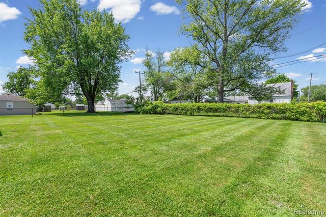 5759 Deering Street, Garden City, MI 48135