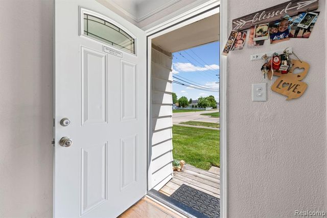 5759 Deering Street, Garden City, MI 48135