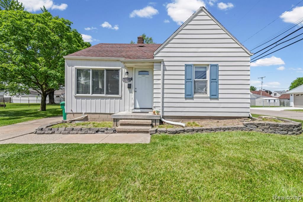 5759 Deering Street, Garden City, MI 48135