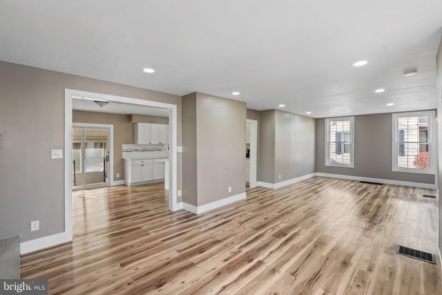 318 S MAIN ST, Elmer, NJ 08318