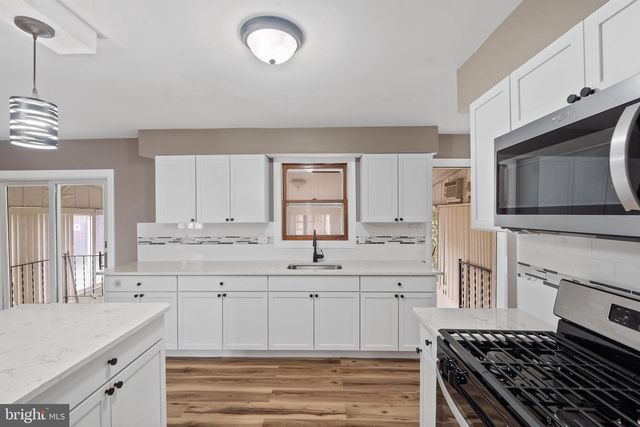 318 S MAIN ST, Elmer, NJ 08318