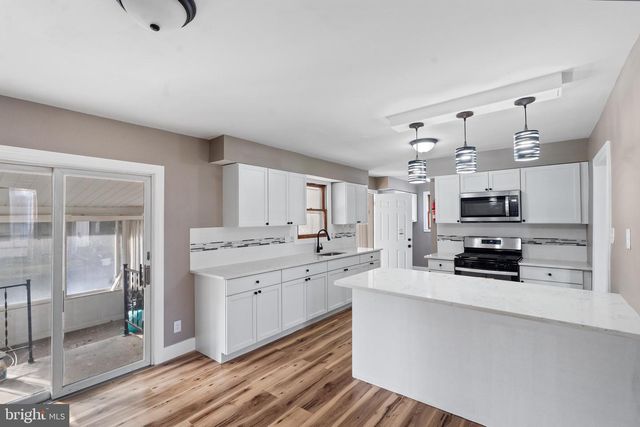 318 S MAIN ST, Elmer, NJ 08318