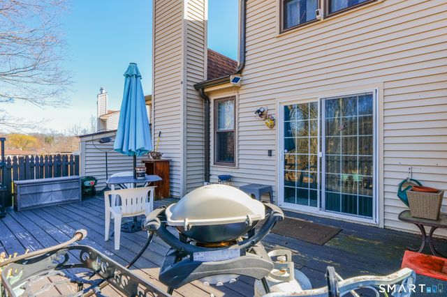 62 Schoolhouse Crossing 62, Wethersfield, CT 06109