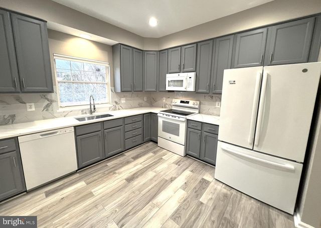 2035 MADRILLON SPRINGS CT, Vienna, VA 22182