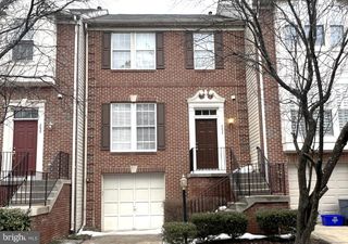 2035 MADRILLON SPRINGS CT, Vienna, VA 22182