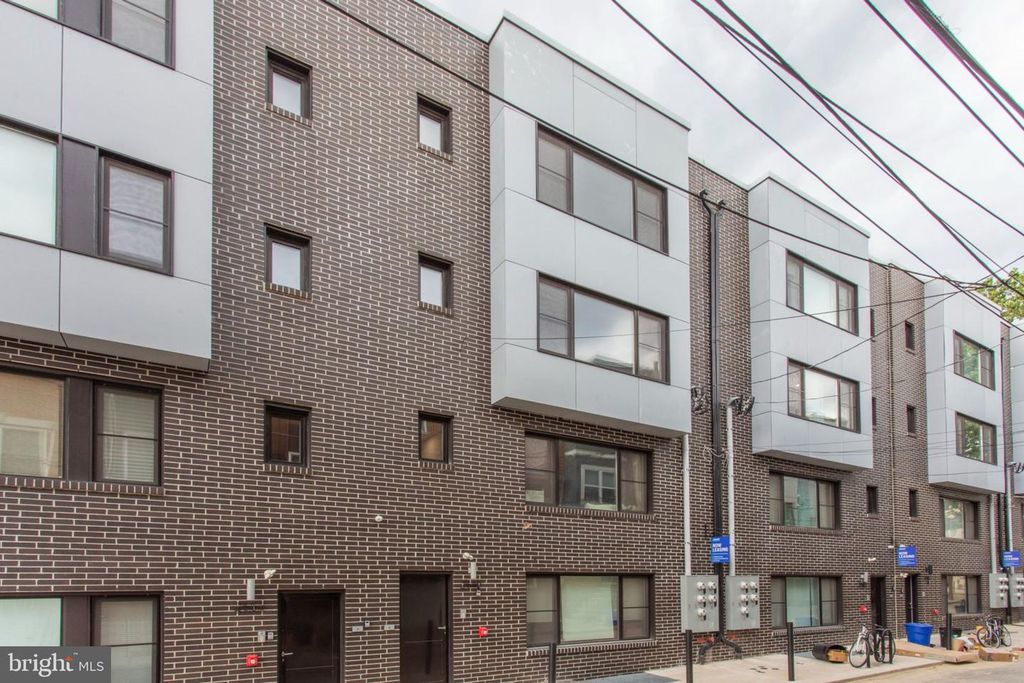 2541 MONTROSE ST, PHILADELPHIA, PA 19146 — exterior