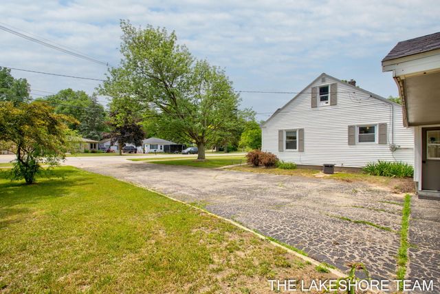 14581 Riley Street, Holland, MI 49424